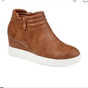 JOURNEE COLLECTION WOMEN'S REMMY SNEAKER WEDGE SIZE 8 NIB